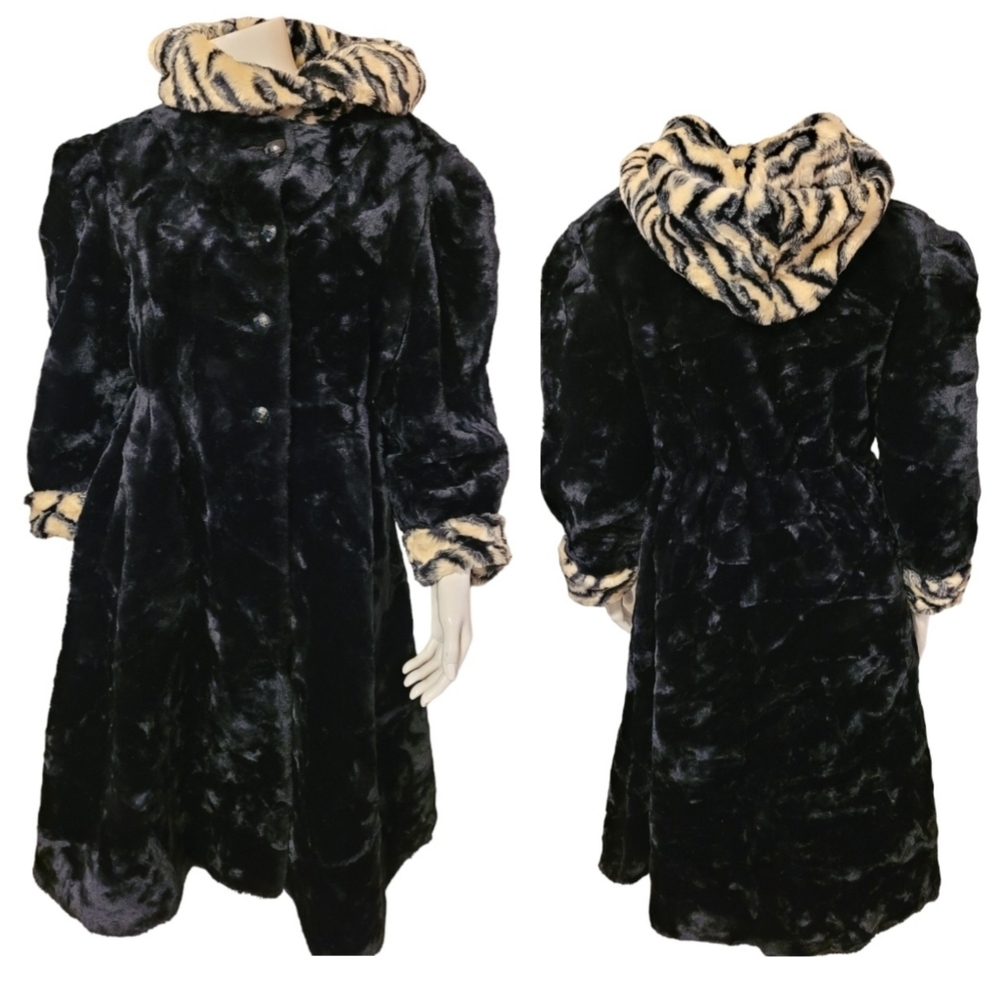 1980's Vintage Maria Dionisiou Teddy Coat With Tiger Print View 3